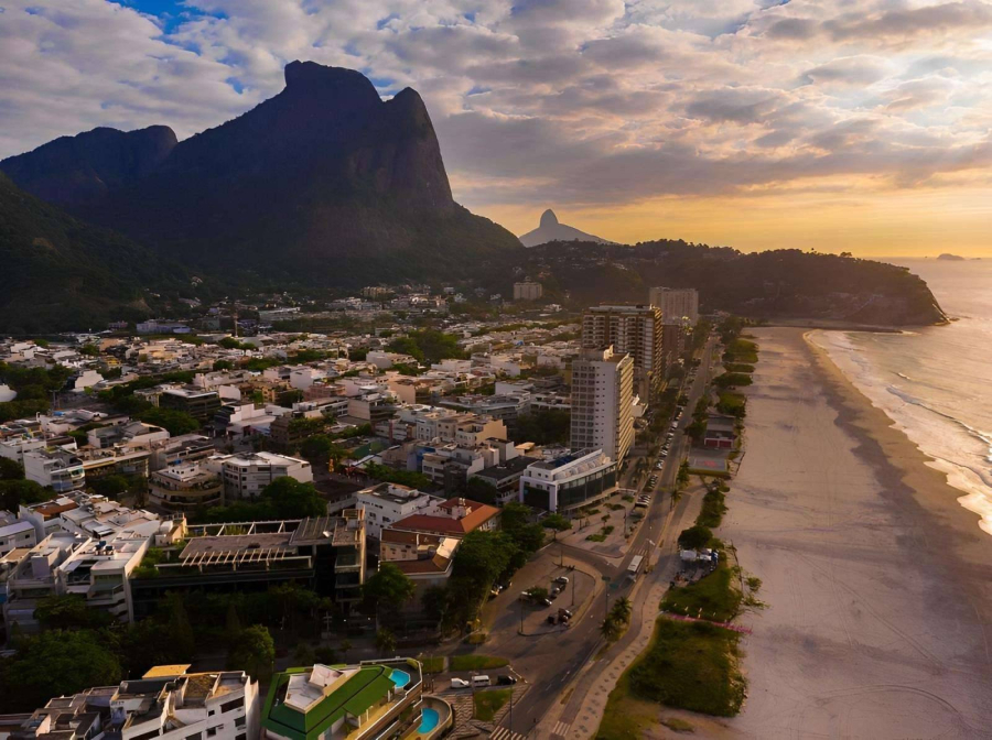 Quanto custa viver em Jacarepaguá em 2025? Veja os preços de moradia, transporte, comida e mais