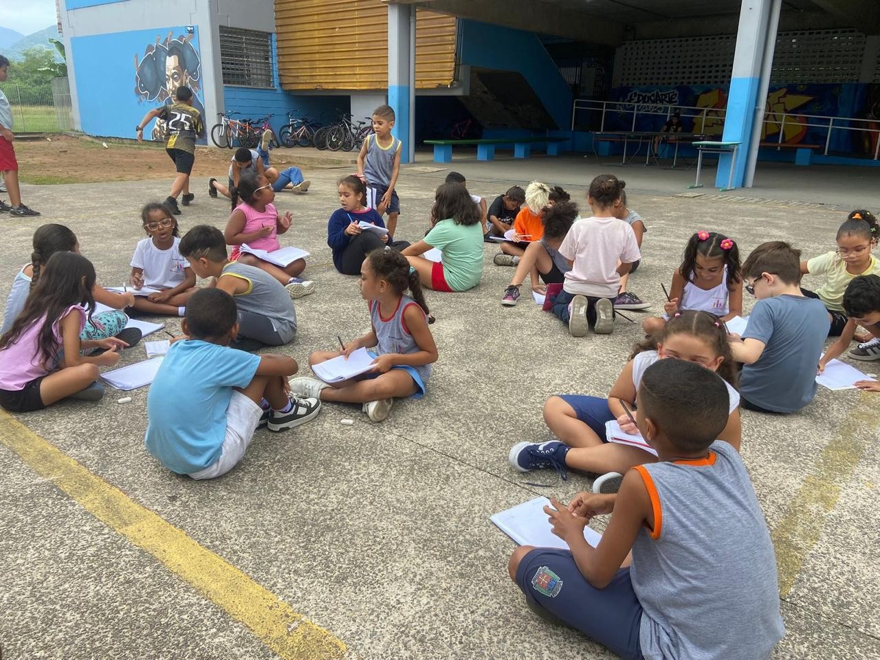 Quatro escolas do Brasil são finalistas do prêmio de 'Melhor Escola do Mundo 2025'; conheça projetos